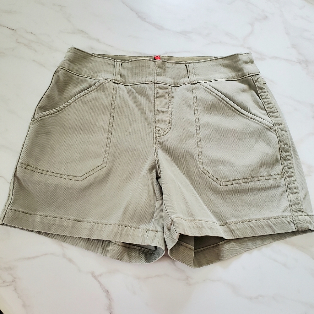 Spanx Women's Stretch Twill Shorts Sz. S Sage Green Tummy Shaping EUC Pull-On